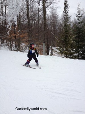 Kid skiing