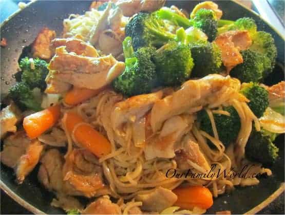 asian-chicken-and-broccoli-stir-fry-with-equalcanada-sweetener