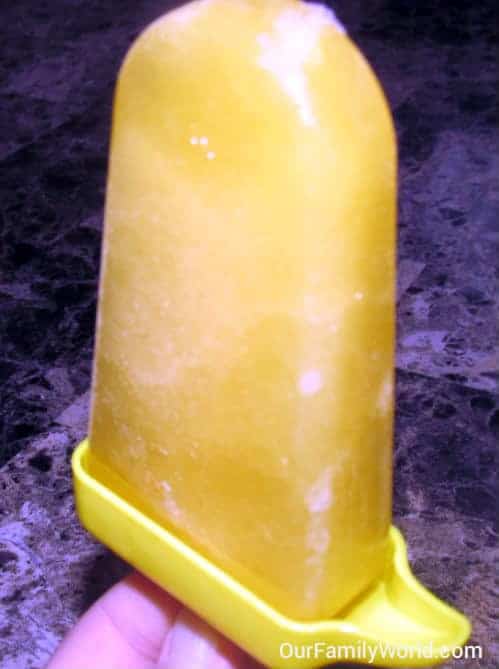 healthy-summer-snacks-make-popsicle-with-your-kids