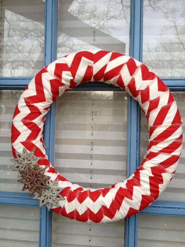 festive-front-doors-diy-wreath