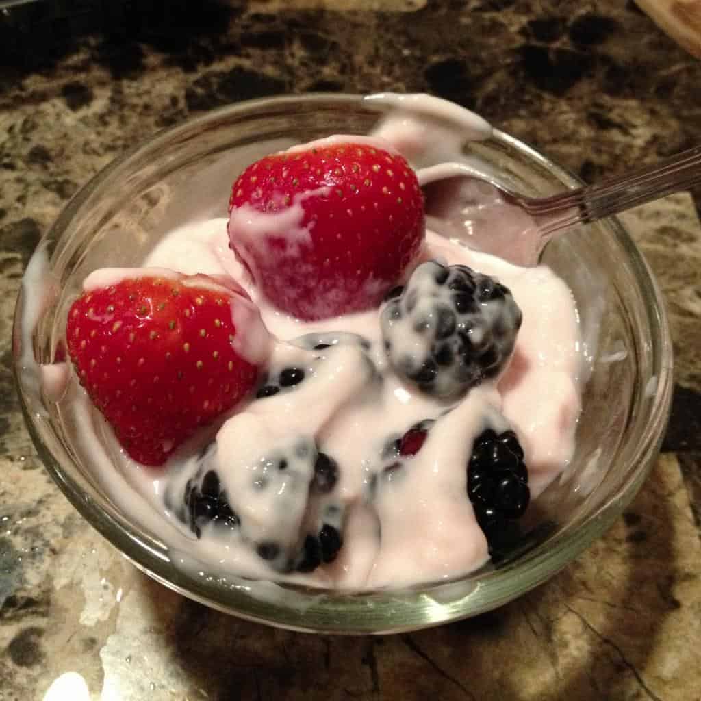 healthy breakfast ideas: fruity bowl