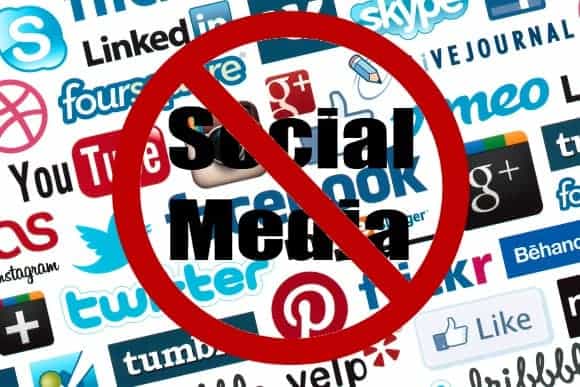 stop-bullies-social-media