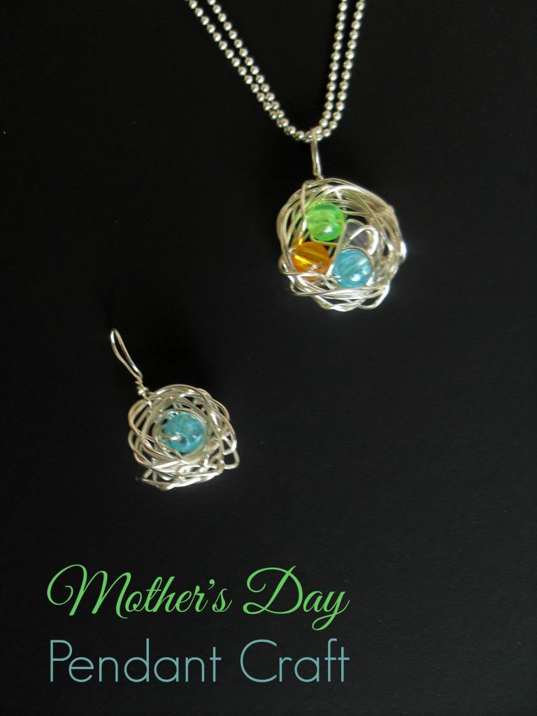 mothers-day-gifts-diy-mothers-pendant