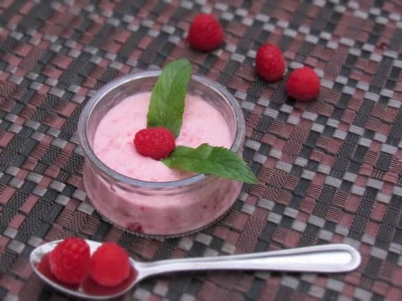 raspberry-mousse-low-calorie-dessert-recipe