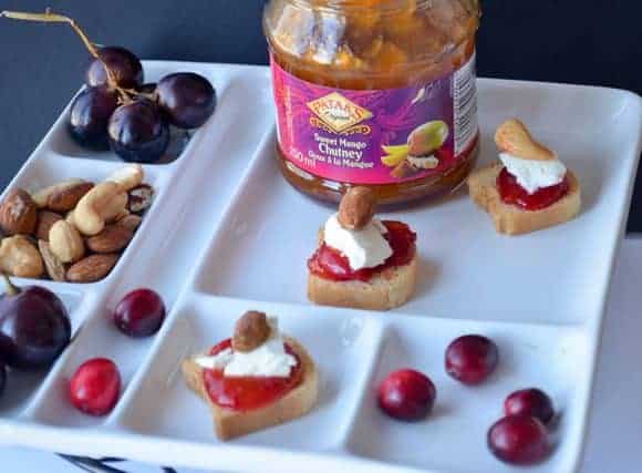 holiday-appetizer-recipe-chutney-cheese-cranberry-bites