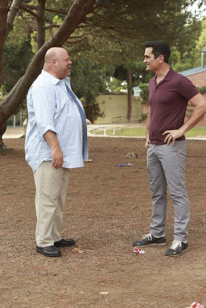 Modern Family- Season 7- Episode 5 Recap: The Verdict - Claire is excited to give Haley and Alex a great experience for "Bring Your Daughter to Work Day" but the staff is not making it easy, and Phil takes Luke and Manny's class out for community service day, which becomes a teachable moment in more ways than one. Elsewhere, Gloria is thrilled to be on jury duty leaving Jay to help out at Joe's pre-school and he is not happy about it at all. Cam and Mitch disagree over which of their friends to invite to their party, so could Gloria help mediate?  