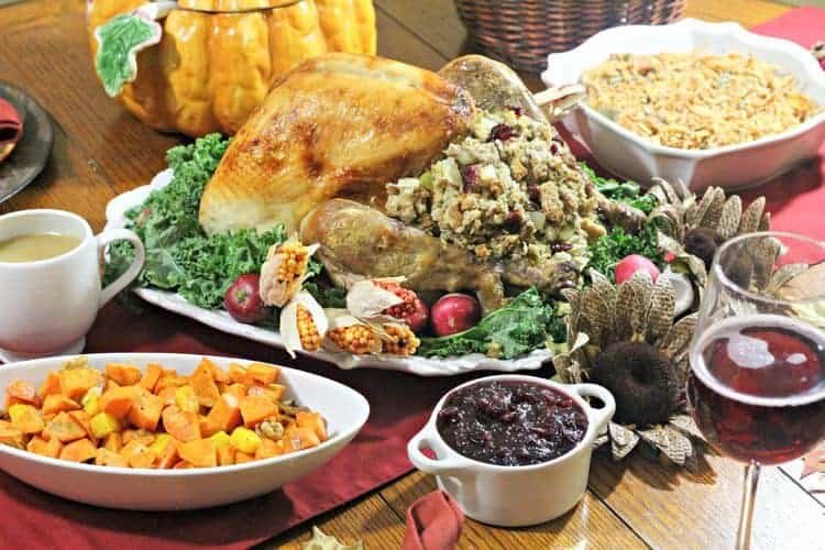 Looking for a Thanksgiving turkey recipes that will blow your guests away? Check out this turkey with bacon, walnuts and dried cranberries stuffing recipe!