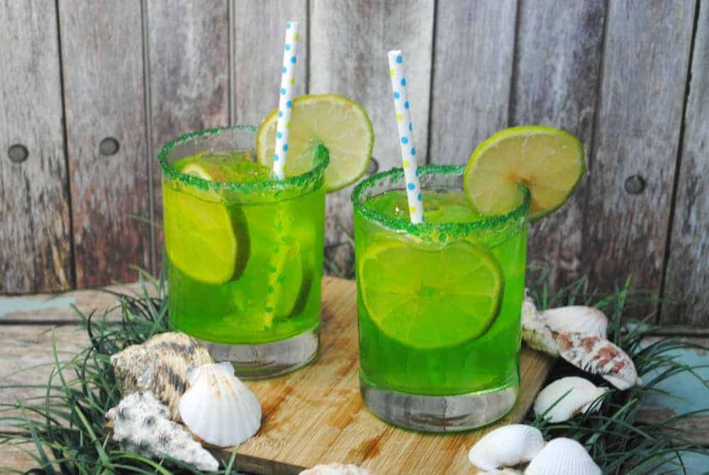 Looking for summer drinks for kids? Try our mermaid punch mocktails for kids! They're delicious nonalcoholic drinks that are perfect for parties too!