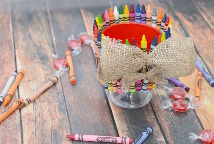 diy-teacher-gift-idea-crayon-candy-dish