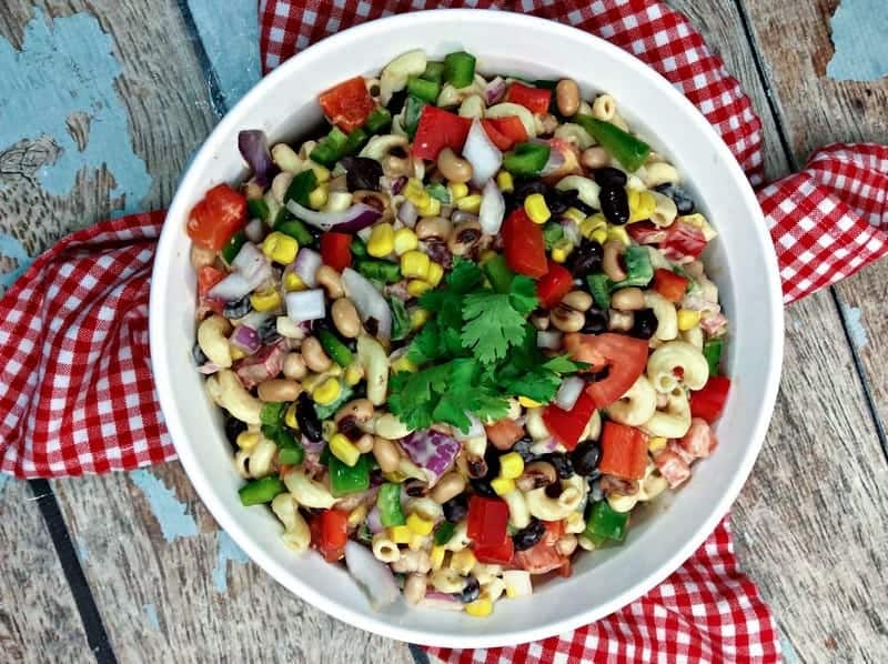 Planning the ultimate end of summer picnic? Spice things up with our easy and creamy 3-step chipotle ranch pasta salad recipe!