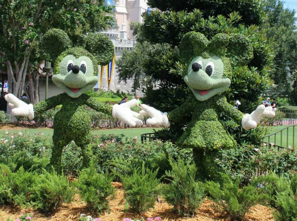 Did you know that Disney World is filled with little secrets? Check out how to find the hidden Disney World treasures & get some extra planning tips!
