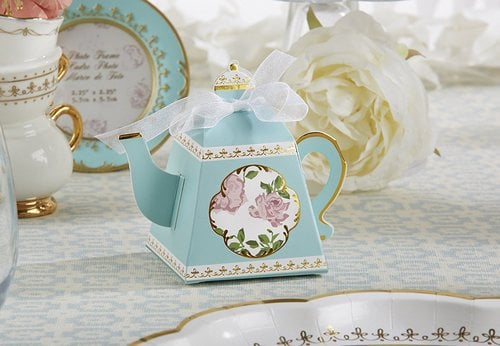 Have you ever thrown a tea party? It's such an easy yet elegant way to get together with your closest friends for a little bonding time! If you're not sure where to start, we've got you covered! Check out our ultimate Tea Party guide! 